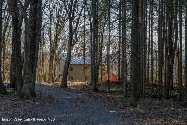 $695,000 | 30 Ridge Lane, Hillsdale, NY 12529