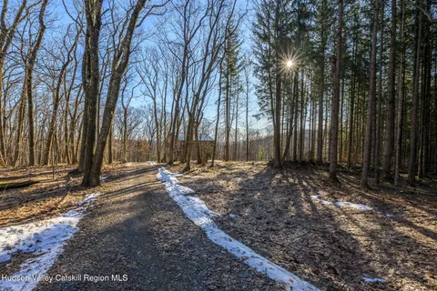 $695,000 | 30 Ridge Lane, Hillsdale, NY 12529