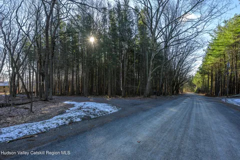 $695,000 | 30 Ridge Lane, Hillsdale, NY 12529