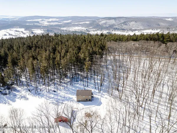 $695,000 | 30 Ridge Lane, Hillsdale, NY 12529