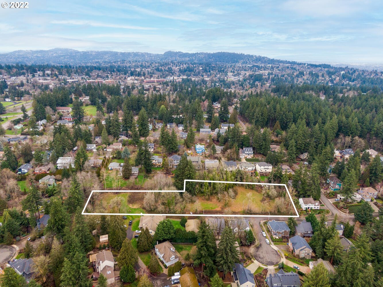 South Comus Street Portland, OR 97219 - Photo 3 of 24 Gallery Image 3