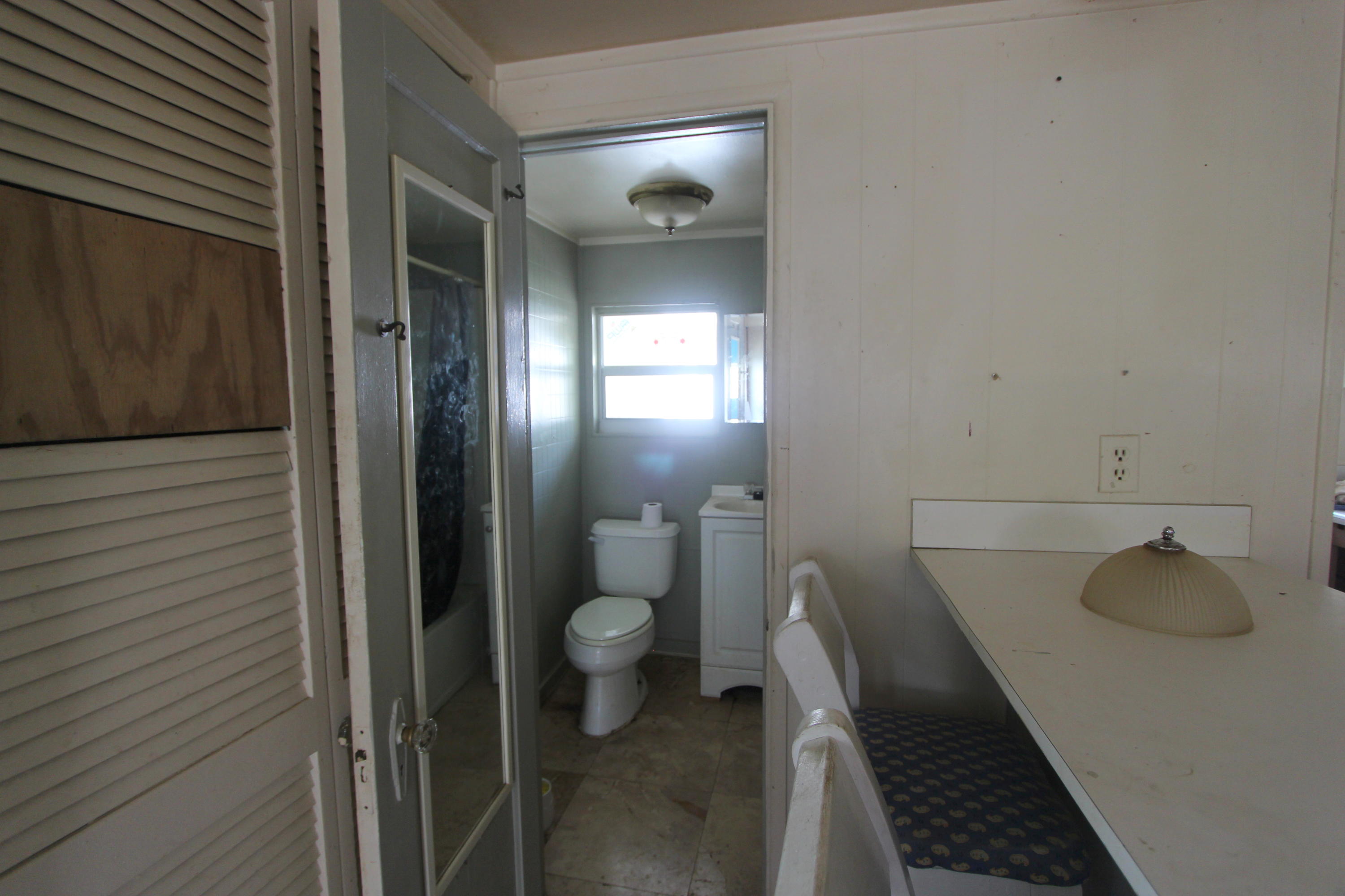 140 Sterling Road Tavernier, FL 33070 - Photo 9 of 14 Bath