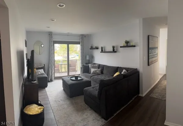 $2,200 | 12212 Aspen Court, Unit 212, Stanhope, NJ 07874