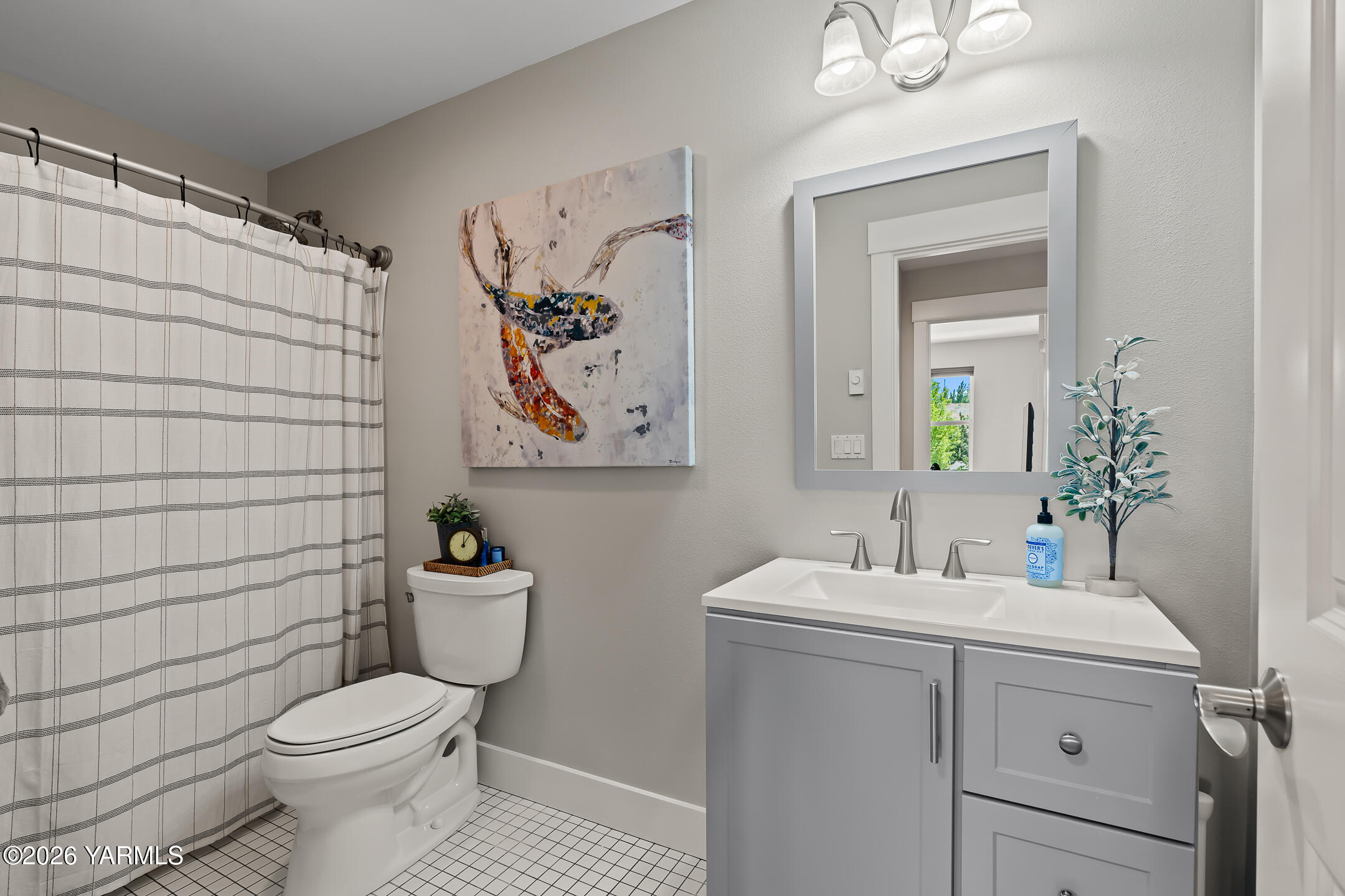 8401 West Vertner Road Yakima, WA 98908 - Photo 31 of 51 9a Upstairs Bathroom