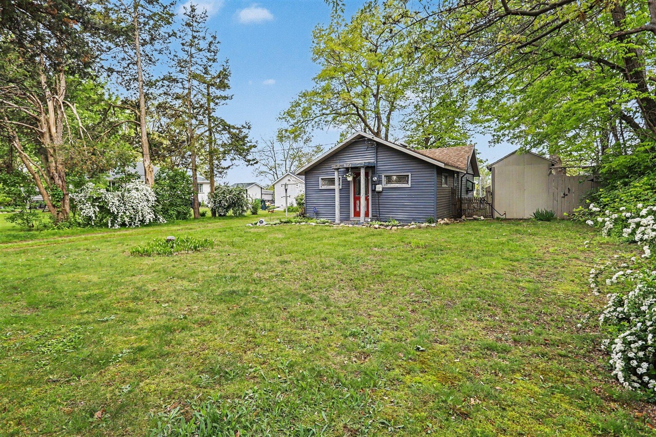 58858 River Heights Drive Three Rivers, MI 49093 - Photo 3 of 28