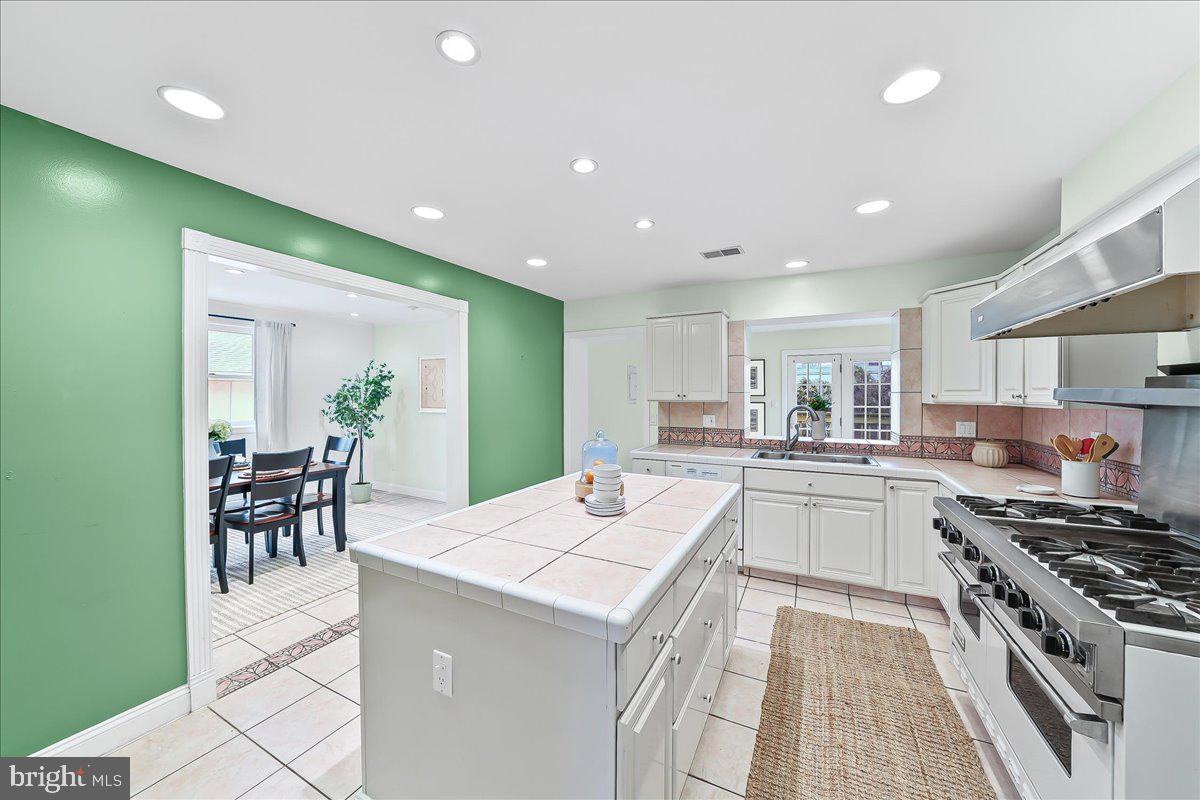 658 East Leamy Avenue Springfield, PA 19064 - Photo 13 of 36