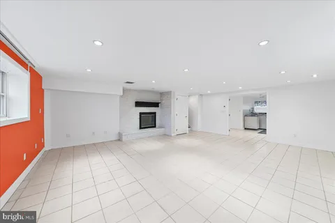 $599,000 | 658 East Leamy Avenue, Springfield, PA 19064