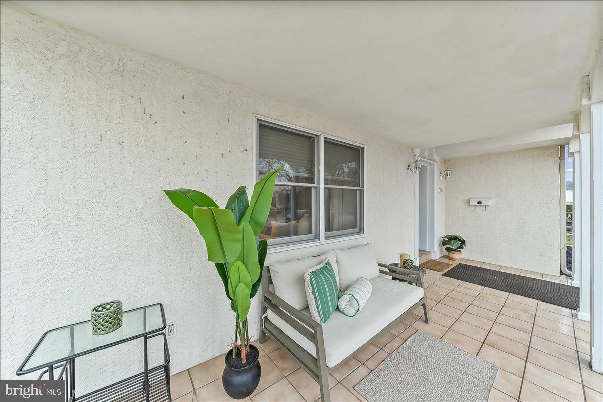 658 East Leamy Avenue Springfield, PA 19064 - Photo 3 of 36 Charming Front Porch