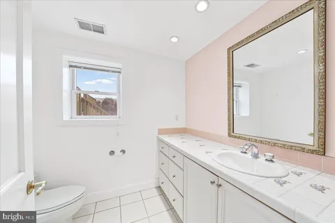 $599,000 | 658 East Leamy Avenue, Springfield, PA 19064