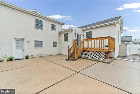 $599,000 | 658 East Leamy Avenue, Springfield, PA 19064