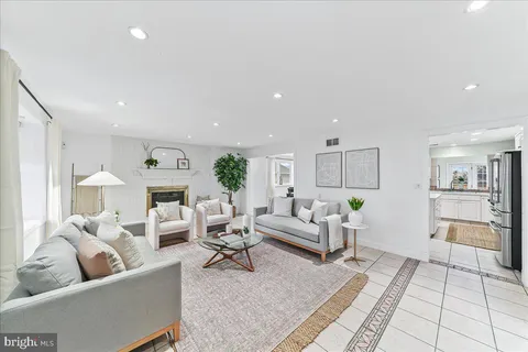 $599,000 | 658 East Leamy Avenue, Springfield, PA 19064