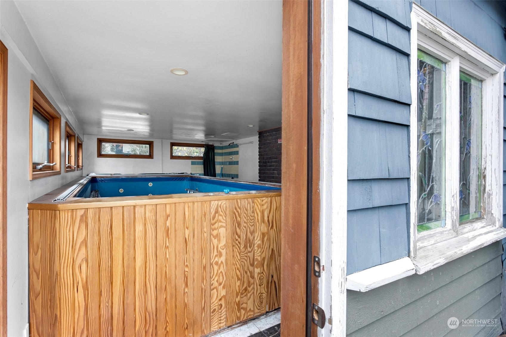 4228 Eastern Avenue North Seattle, WA 98103 - Photo 17 of 27 a view of an empty room with window