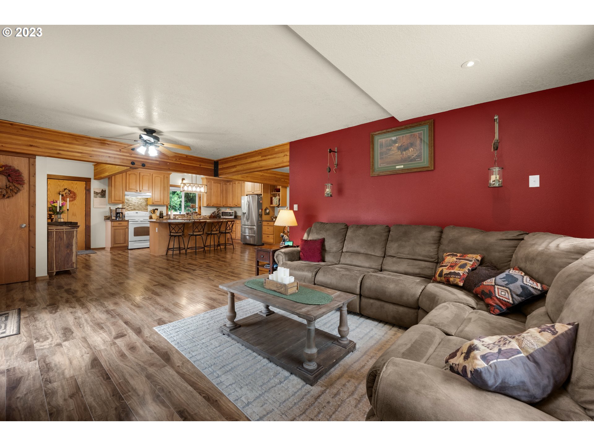 92357 Maki Road Astoria, OR 97103 - Photo 18 of 41 a living room with furniture and wooden floor