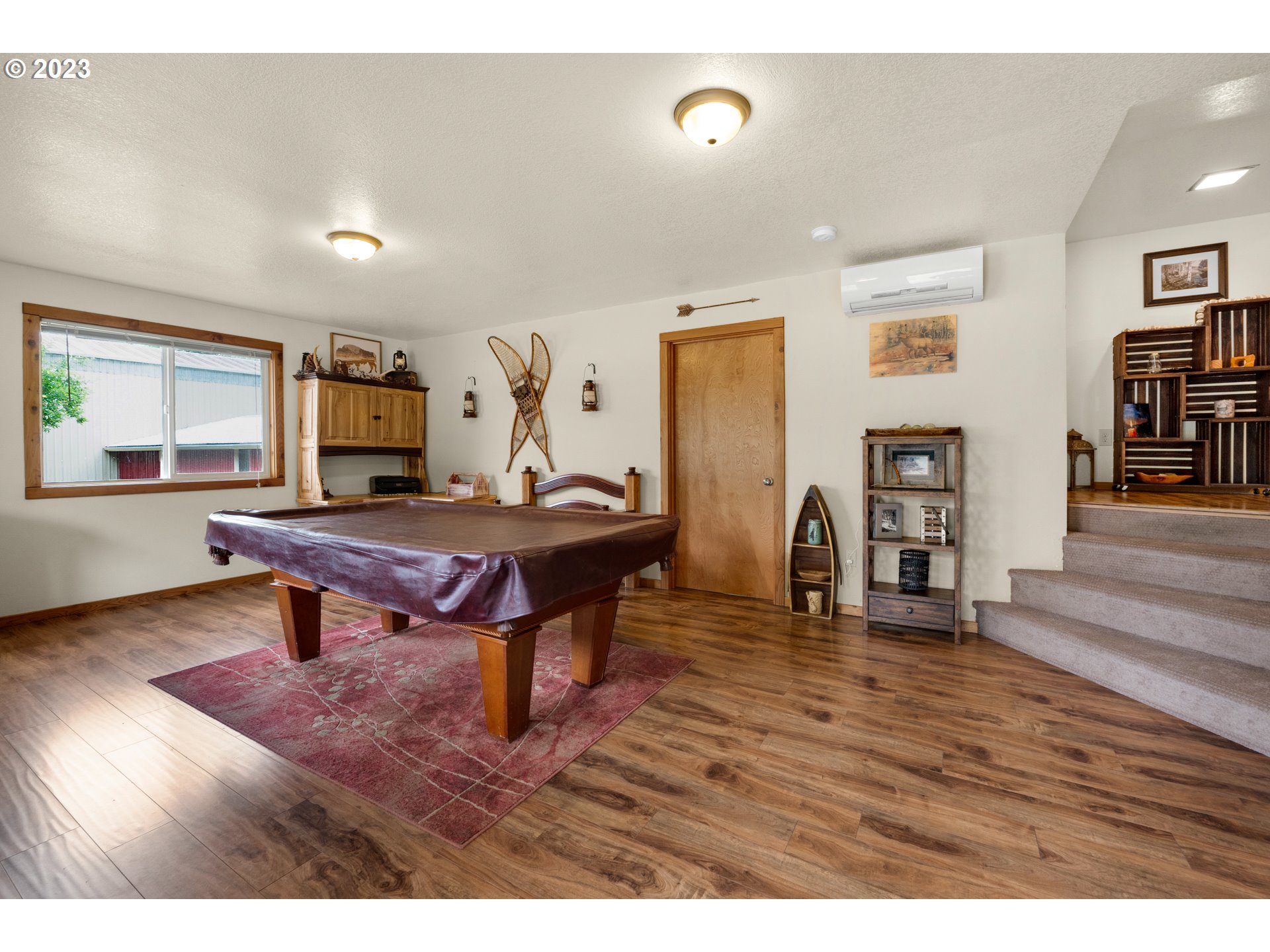 92357 Maki Road Astoria, OR 97103 - Photo 26 of 41 a living room with furniture and wooden floor