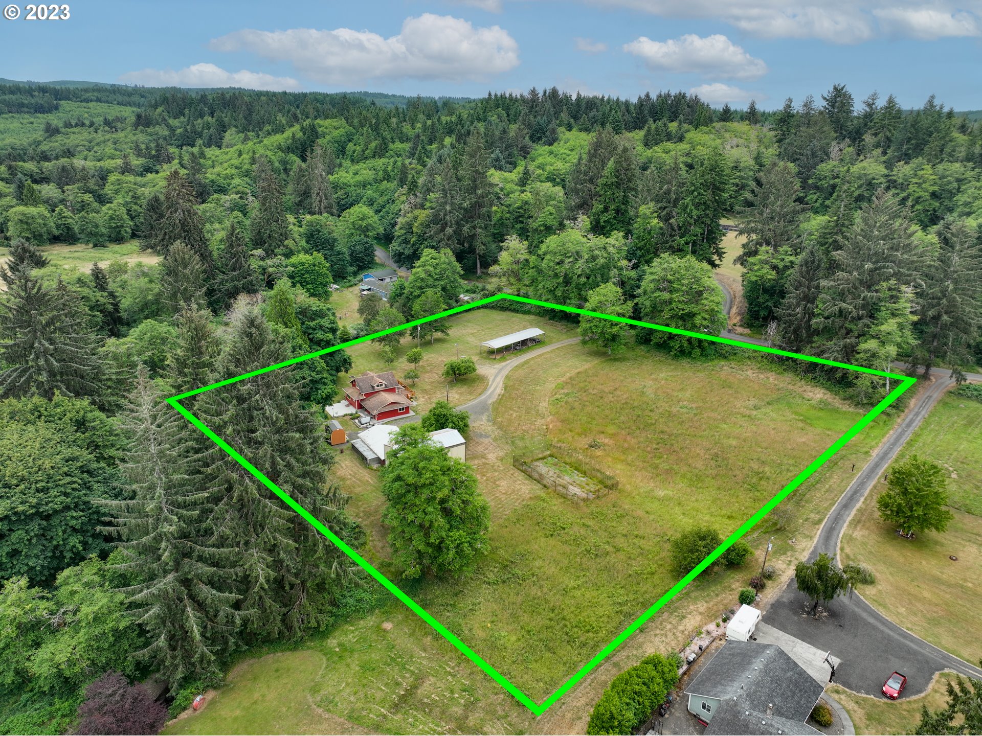 92357 Maki Road Astoria, OR 97103 - Photo 41 of 41 an aerial view of a residential houses