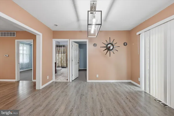 $2,600 | 334 North Oakland Avenue, Runnemede, NJ 08078