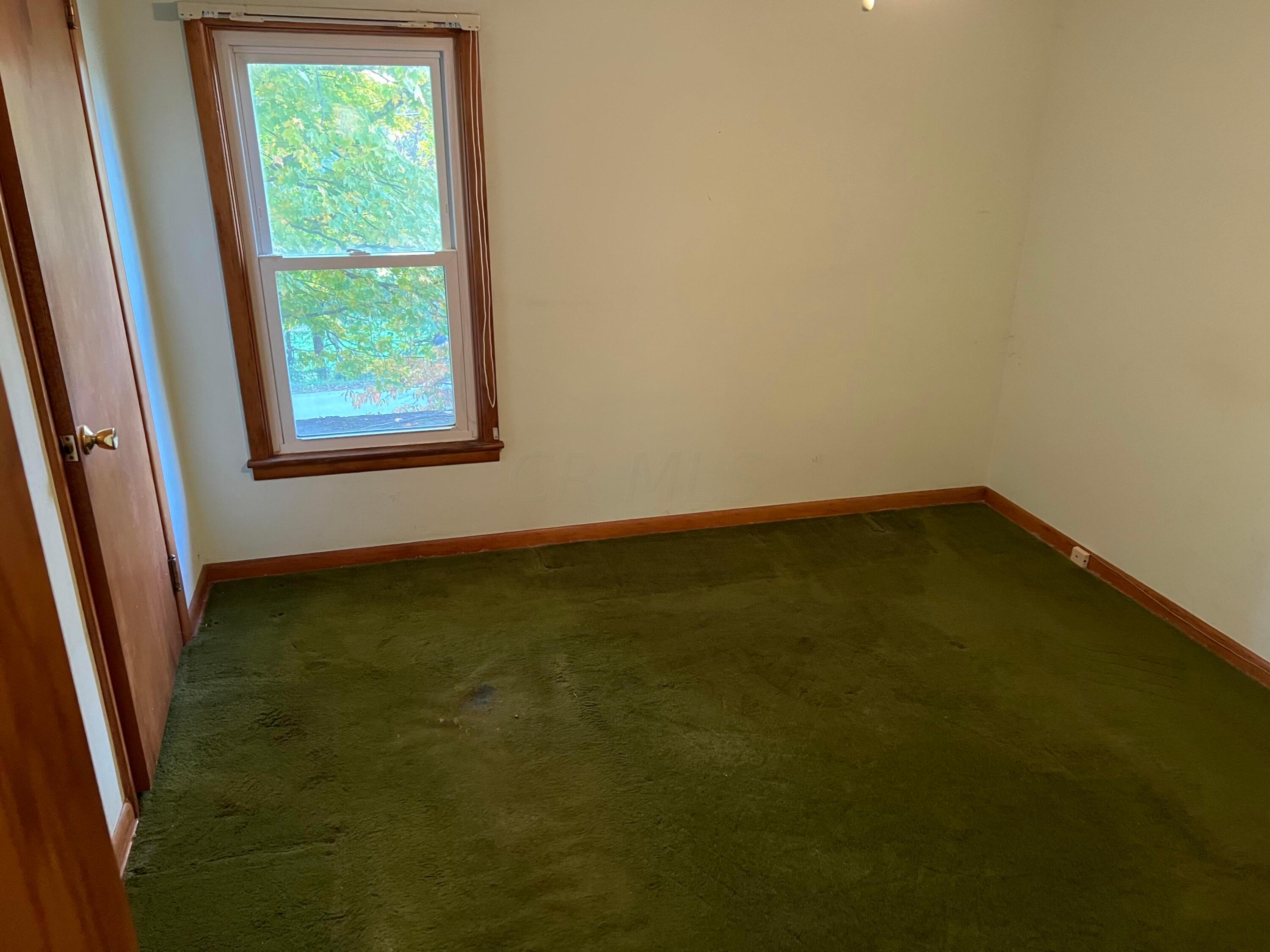 3945 Crawfis Road Southeast Lancaster, OH 43130 - Photo 12 of 23 B889E636-404A-475F-BEFD-94935189E32C