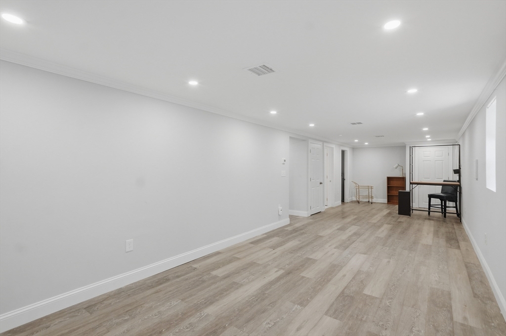 129 Marked Tree Road Holliston, MA 01746 - Photo 34 of 41 Gallery Image 34
