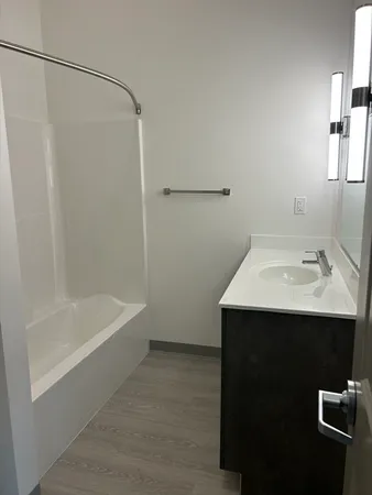 $2,800 | 626 Main Street, Unit 202, Dennis Port, MA 02639