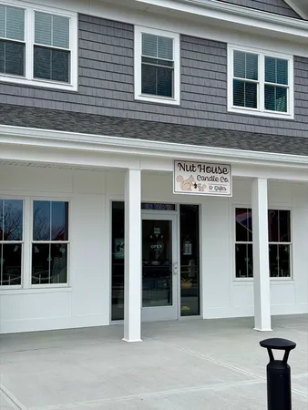 $2,800 | 626 Main Street, Unit 202, Dennis Port, MA 02639