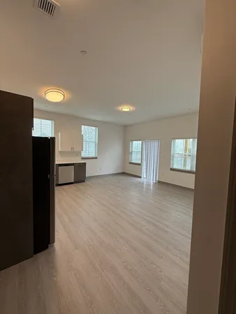 $2,800 | 626 Main Street, Unit 202, Dennis Port, MA 02639