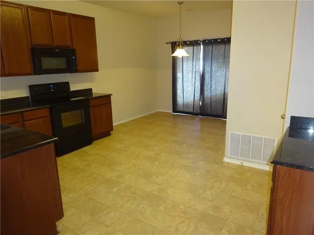 $1,700 | 1912 Rodgers Lane, Providence Village, TX 76227