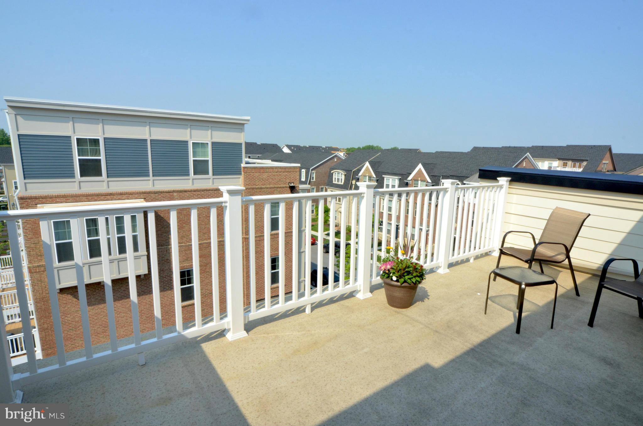 705 Hendrix Avenue Gaithersburg, MD 20878 - Photo 28 of 30 Rooftop terrace