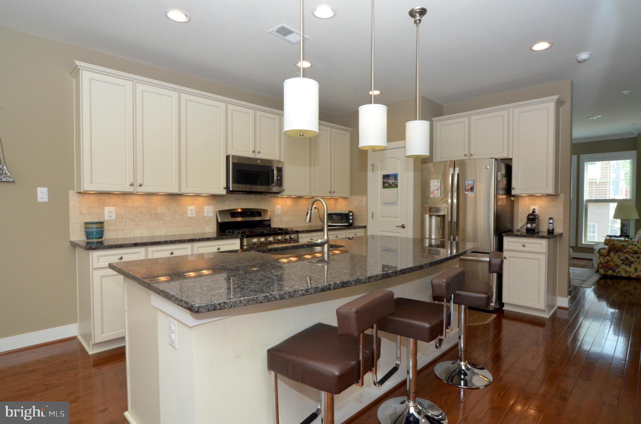 705 Hendrix Avenue Gaithersburg, MD 20878 - Photo 9 of 30 Kitchen