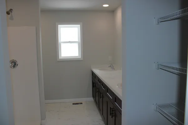 $389,900 | 828 Blackhawk Drive, Braidwood, IL 60408