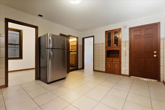 $1,600 | 1727 West 19th Street, Unit 2, Chicago, IL 60608