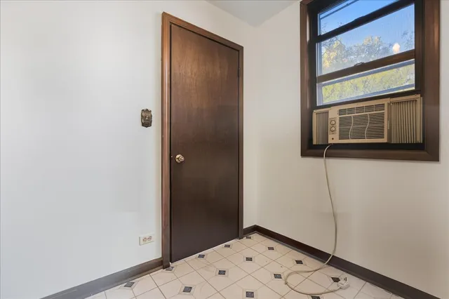 $1,600 | 1727 West 19th Street, Unit 2, Chicago, IL 60608