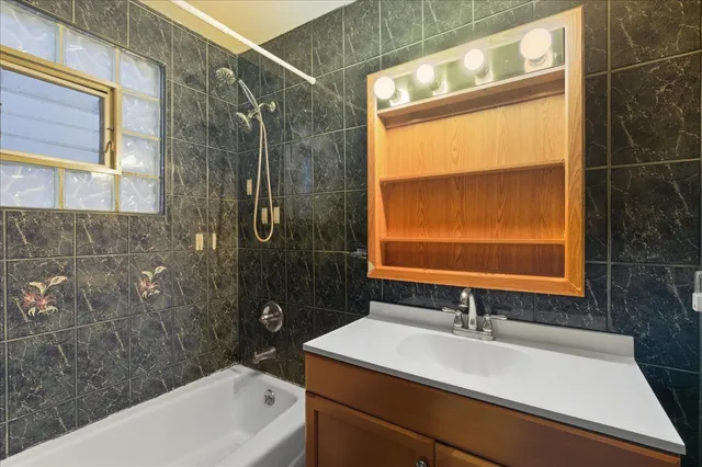 $1,600 | 1727 West 19th Street, Unit 2, Chicago, IL 60608