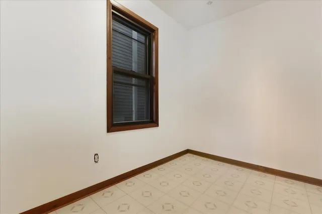 $1,600 | 1727 West 19th Street, Unit 2, Chicago, IL 60608