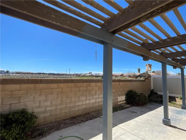 $2,450 | 14527 Pony Trail Road, Victorville, CA 92392