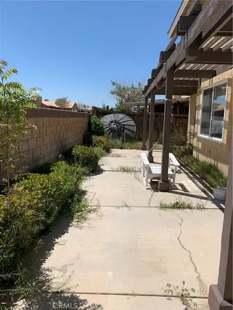 $2,450 | 14527 Pony Trail Road, Victorville, CA 92392