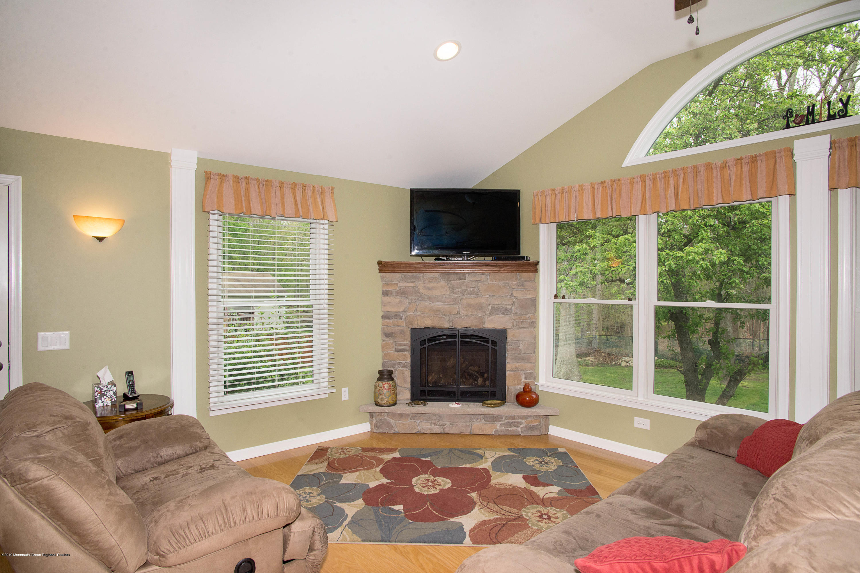 132 Newbury Road Howell, NJ 07731 - Photo 3 of 22 Great Room