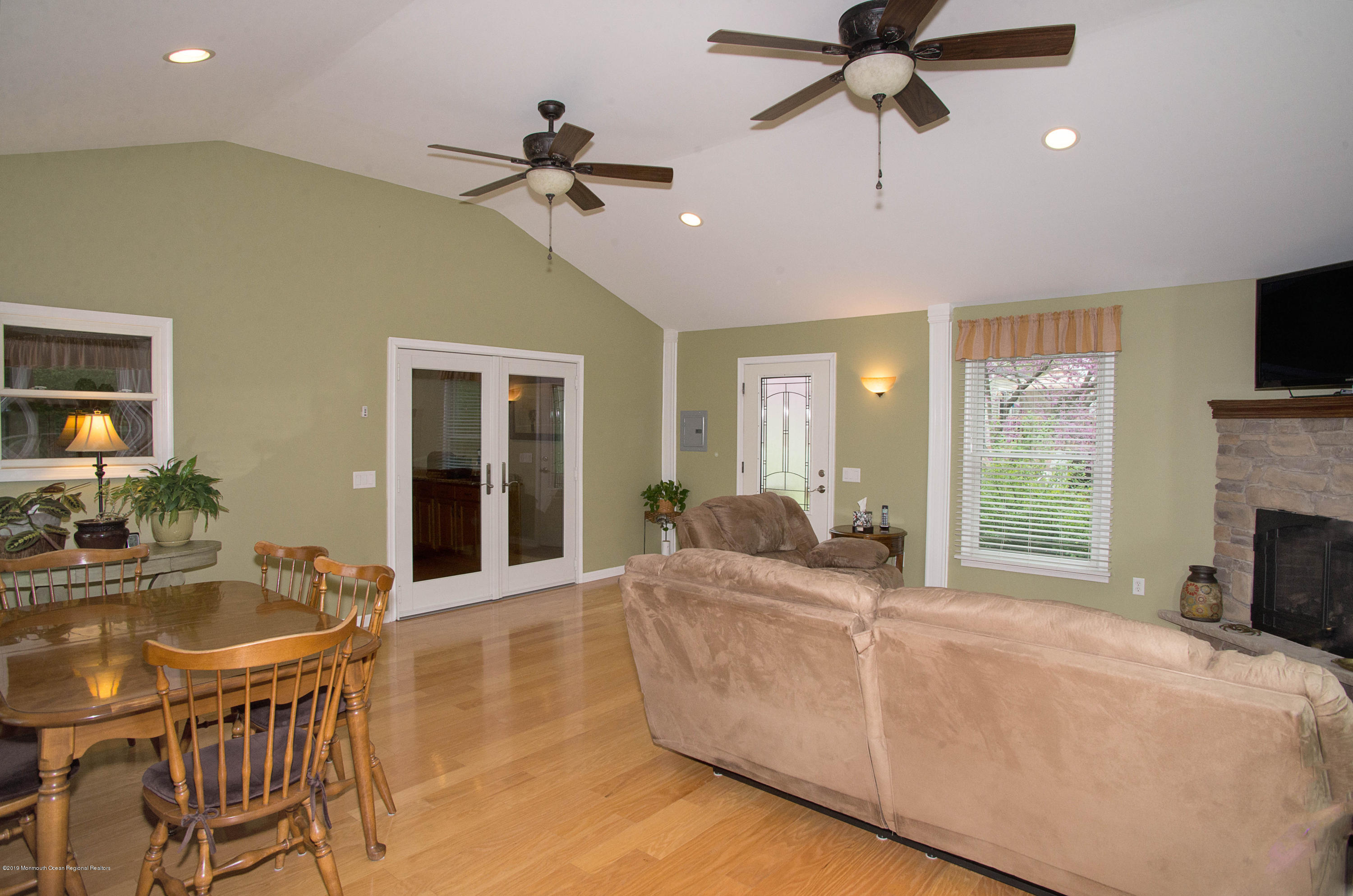 132 Newbury Road Howell, NJ 07731 - Photo 5 of 22 Great Room