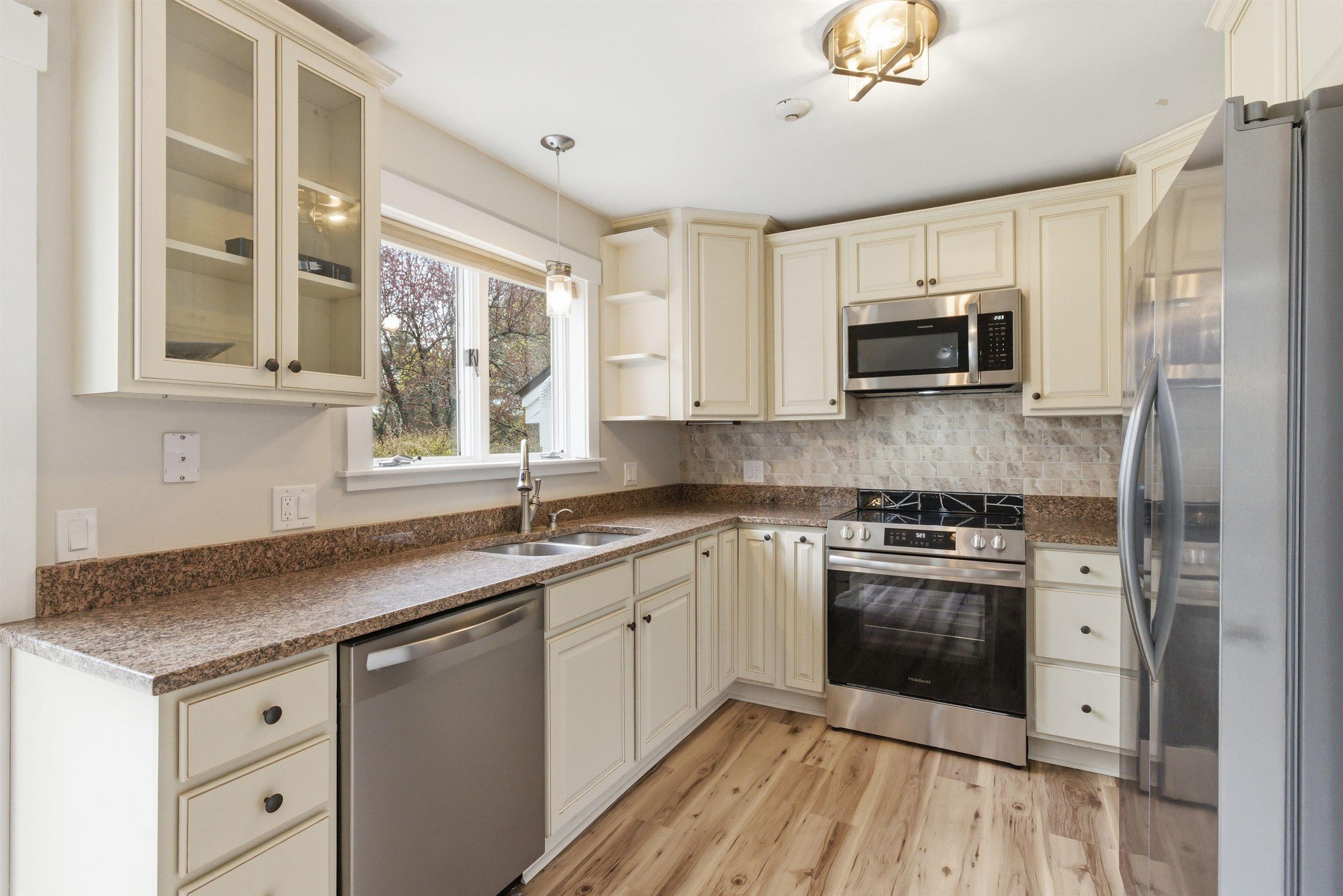 21 Fells Way, Unit B Laconia, NH 03246 - Photo 3 of 57