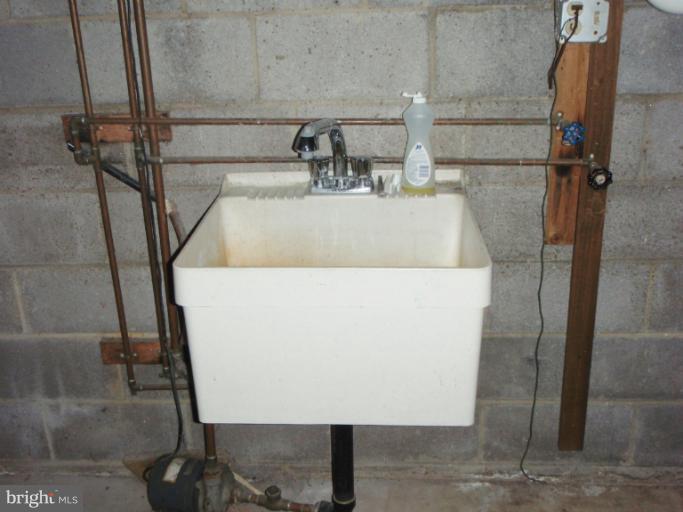 43594 Hay Road Ashburn, VA 20147 - Photo 10 of 16