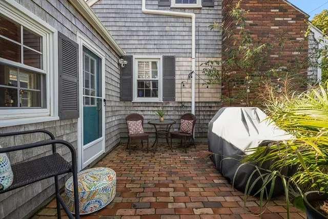 $3,250 | 42 Fairmount Street, New Bedford, MA 02740