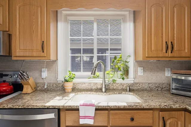 $3,250 | 42 Fairmount Street, New Bedford, MA 02740