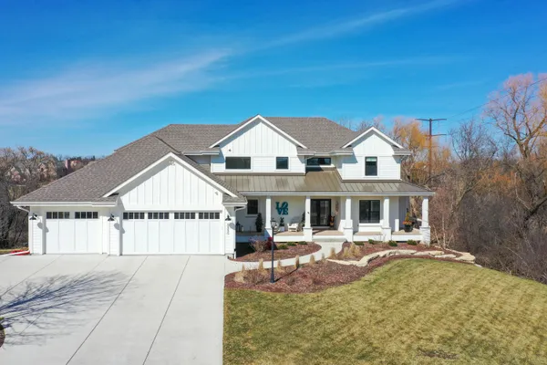 $1,575,000 | 6850 West River Birch Drive, Mequon, WI 53092