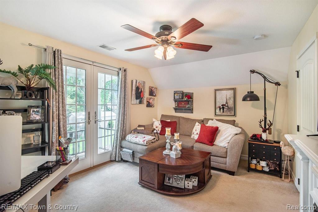 415 West Main Street Flushing, MI 48433 - Photo 23 of 37