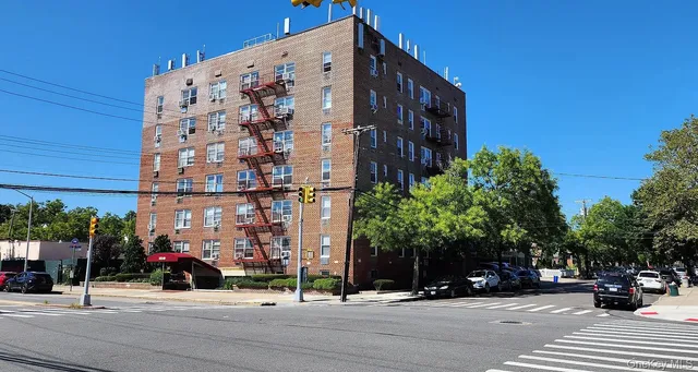 $169,000 | 222-89 Braddock Avenue, Unit 6D | Bellerose