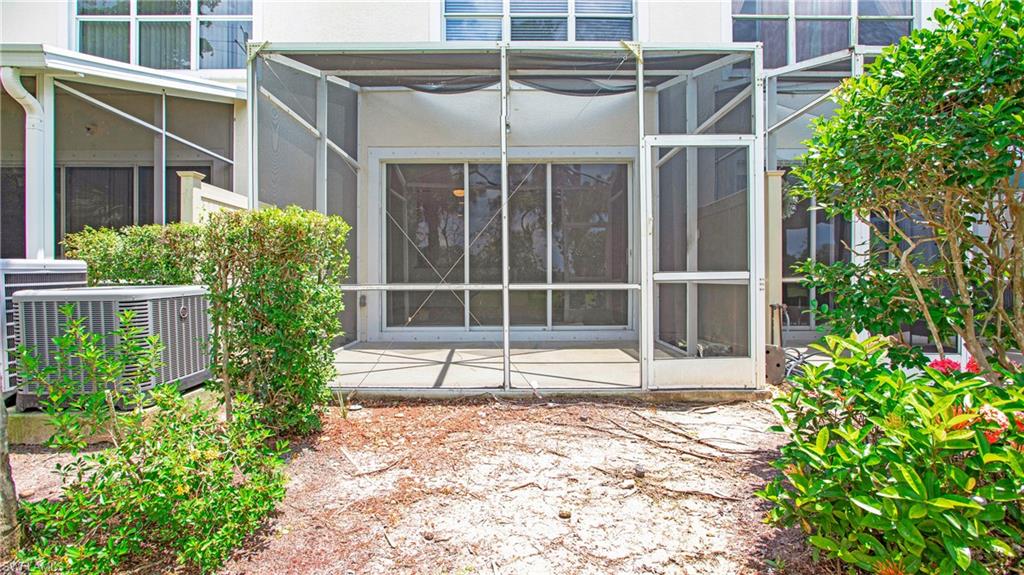 880 Hampton Circle Naples, FL 34105 - Photo 31 of 36