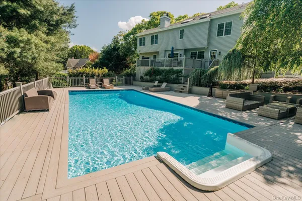 $20,000 | 20 Stuart Court, Hampton Bays, NY 11946
