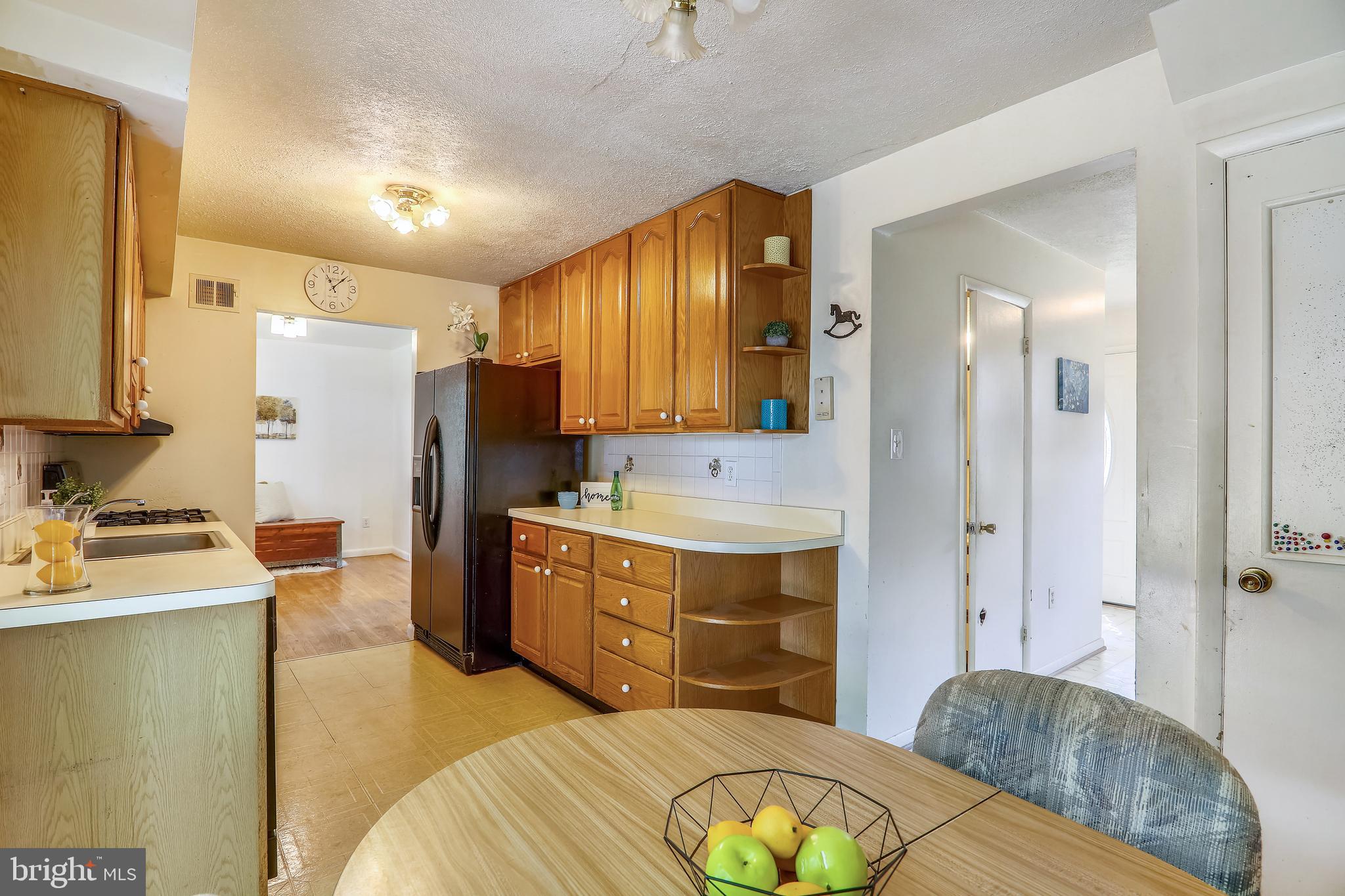 16108 Kent Road Laurel, MD 20707 - Photo 18 of 54 KITCHEN ADJOINING BREAKFAST AREA