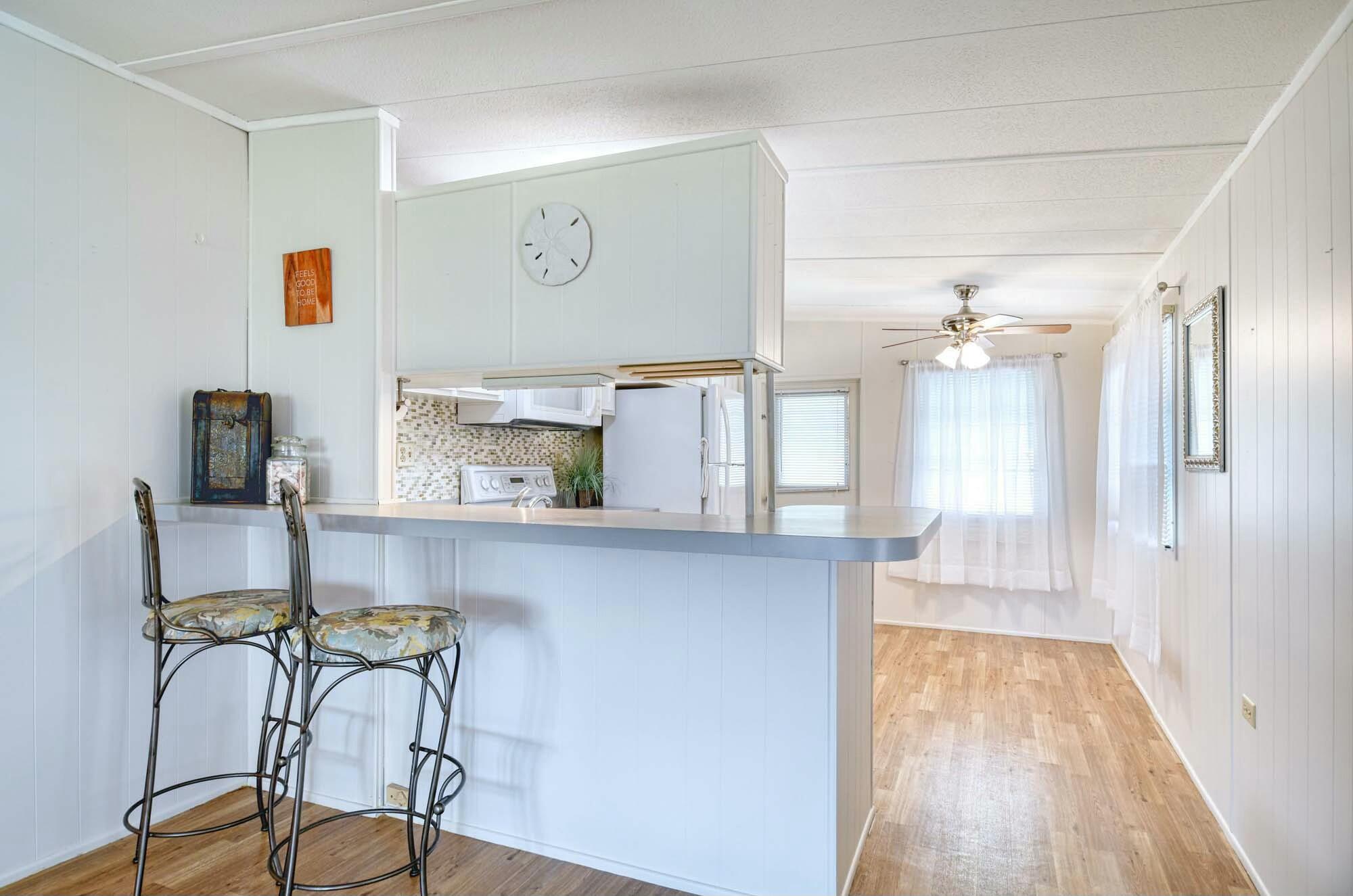 18 Henderson Naples, FL 34114 - Photo 3 of 33 tempImagedB2iH7