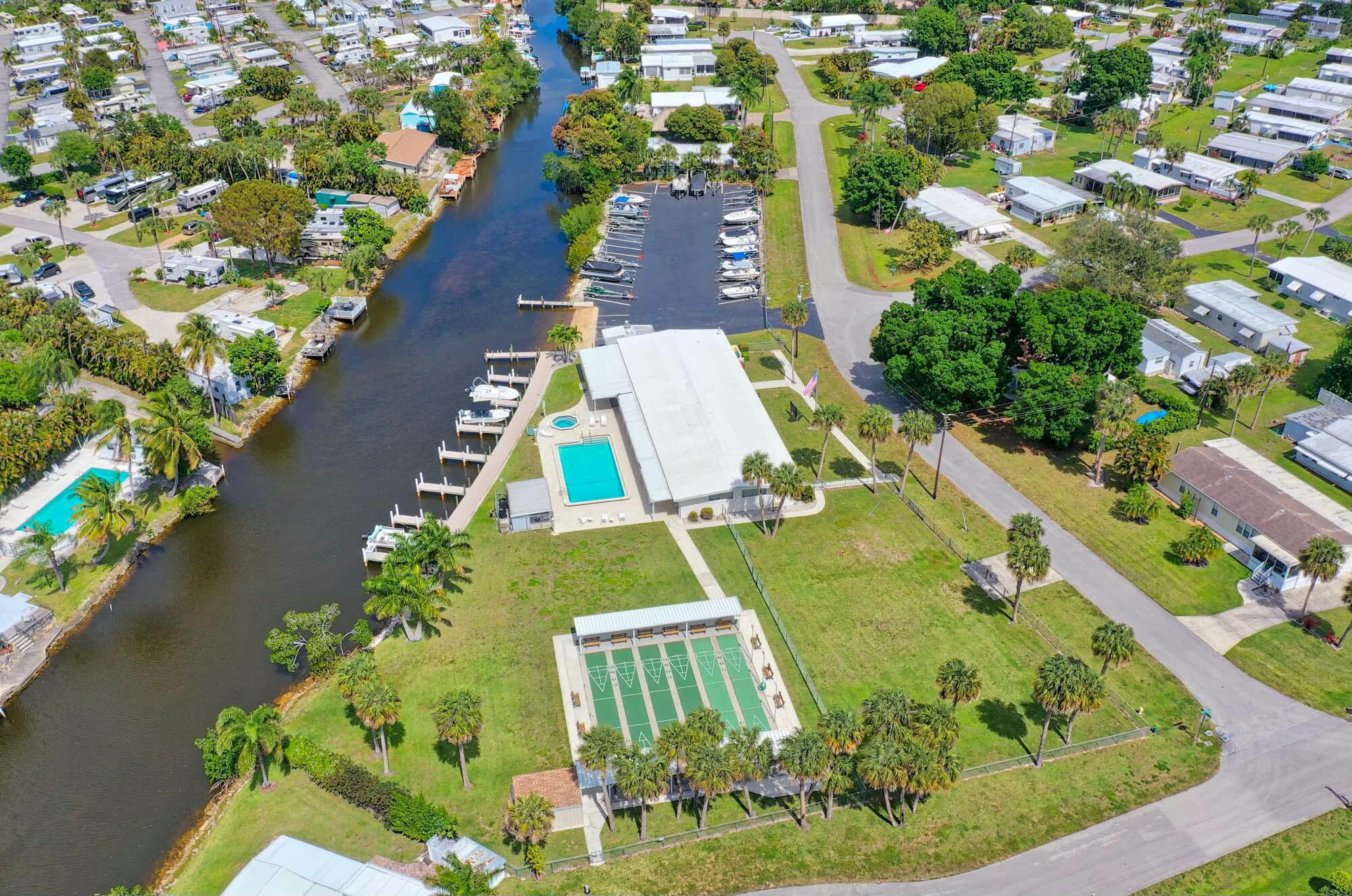 18 Henderson Naples, FL 34114 - Photo 32 of 33 tempImageWyOE2F