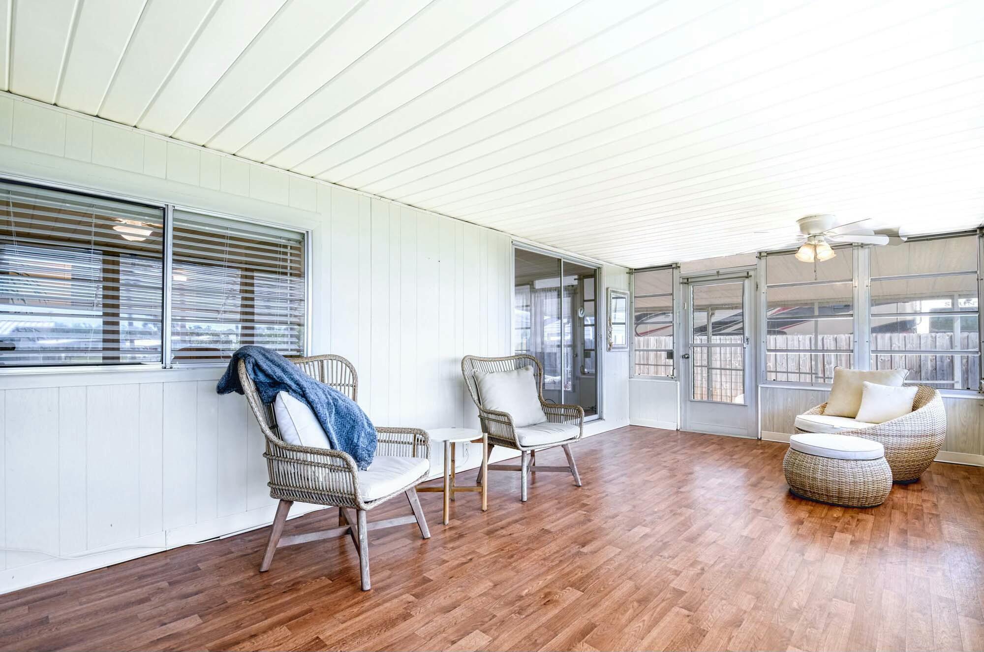 18 Henderson Naples, FL 34114 - Photo 7 of 33 tempImageIdGqxD